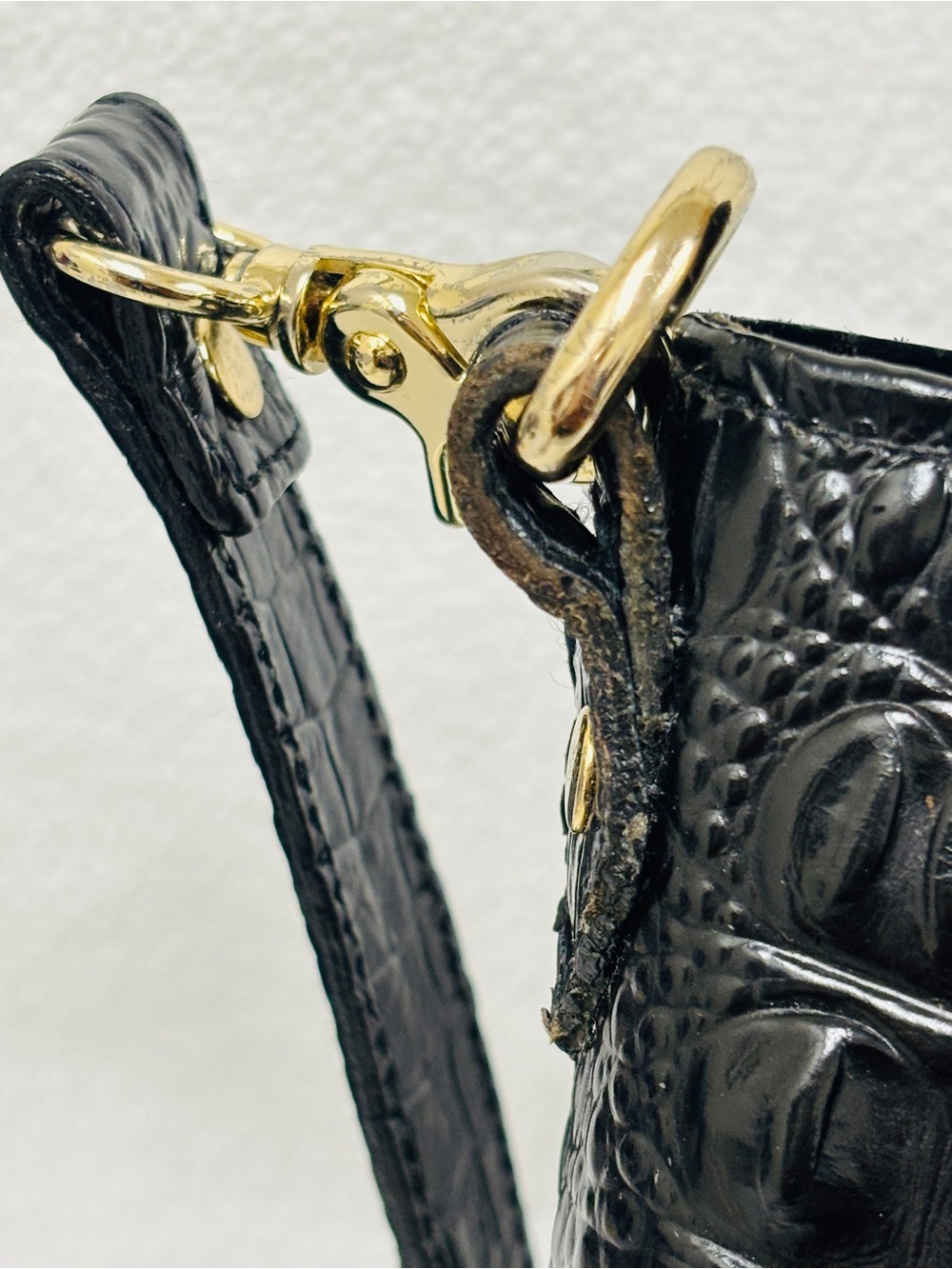 Vintage Brahmin Black Croc-Embossed Leather Crossbody with Gold-Tone Hardware - Picture 11 of 16